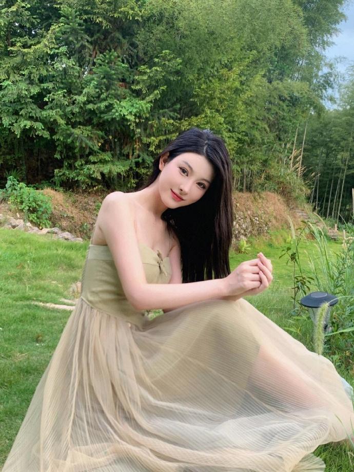 柠萌影视携手爱奇艺打造古装剧《一念江南》正式开机