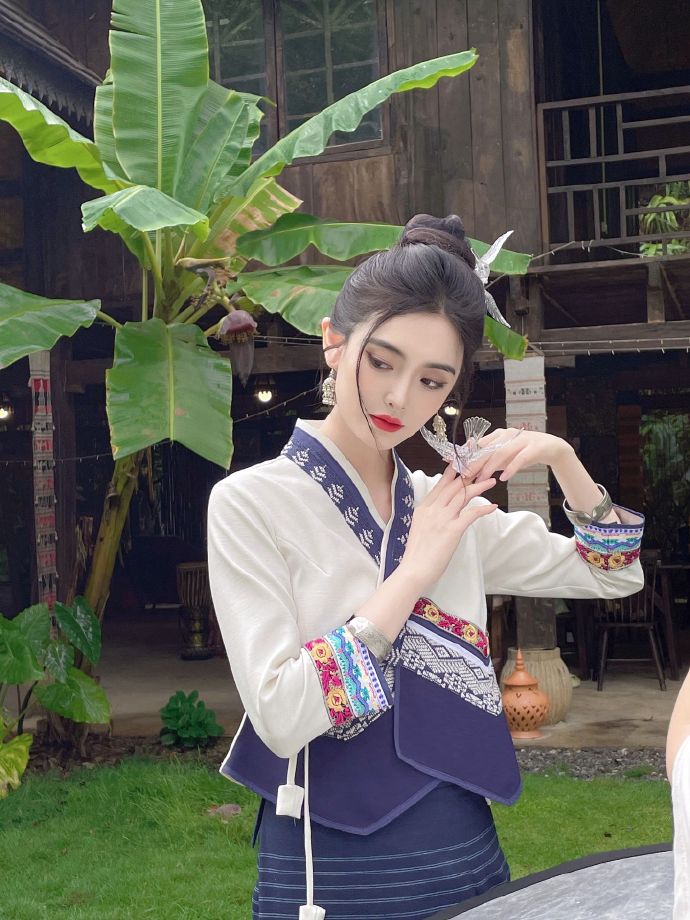 过春天 封面