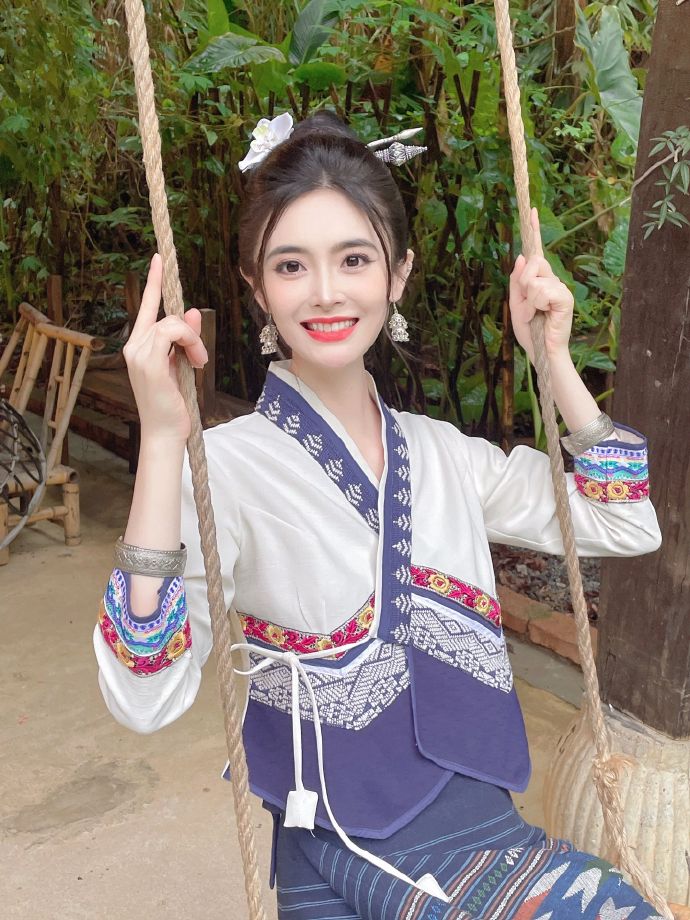 柠萌影视携手爱奇艺打造古装剧《一念江南》正式开机