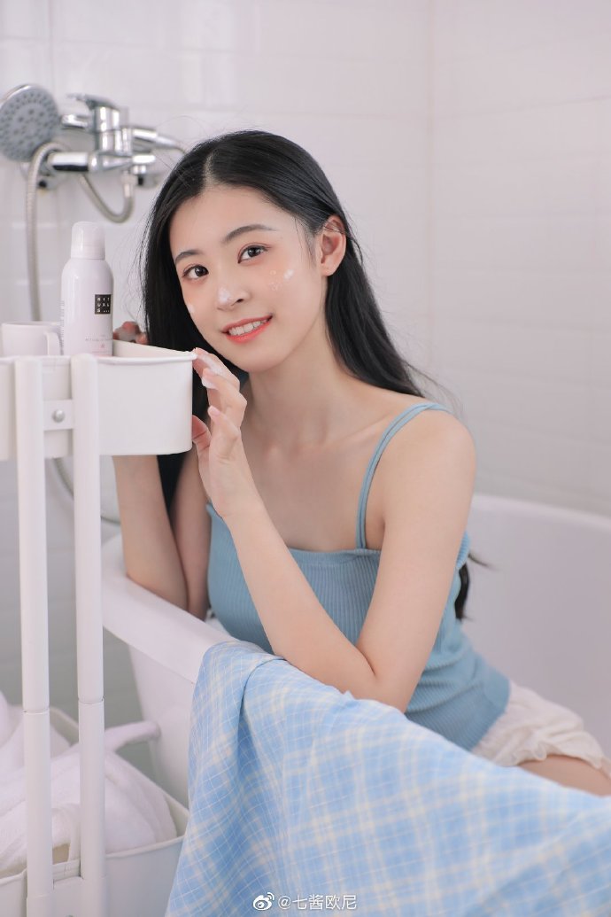 伯德小姐 封面